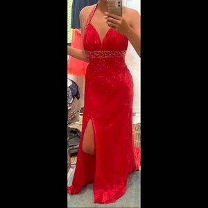 Elegant Red Prom Dress with Rhinestone Detailing